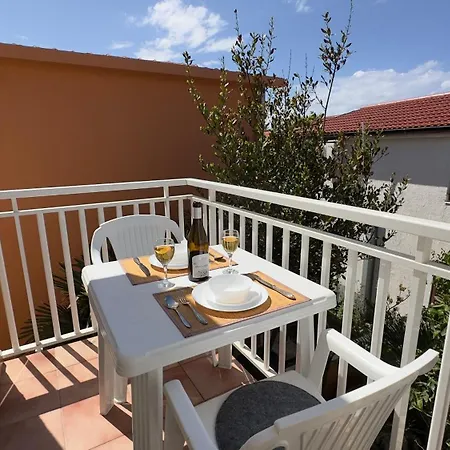 Strandapartment, Terasse & Klimanlage 아파트